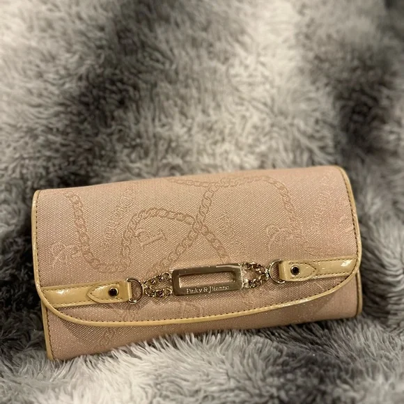 Wallet - Picture 2 of 8